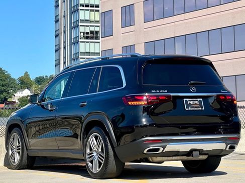 Used 2024 Mercedes-Benz GLS 450 4MATIC image 5
