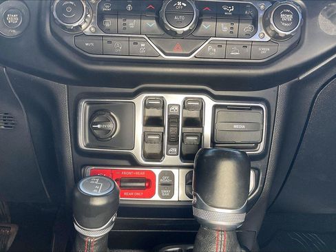 Used 2020 Jeep Gladiator Rubicon AWD/4WD image 31