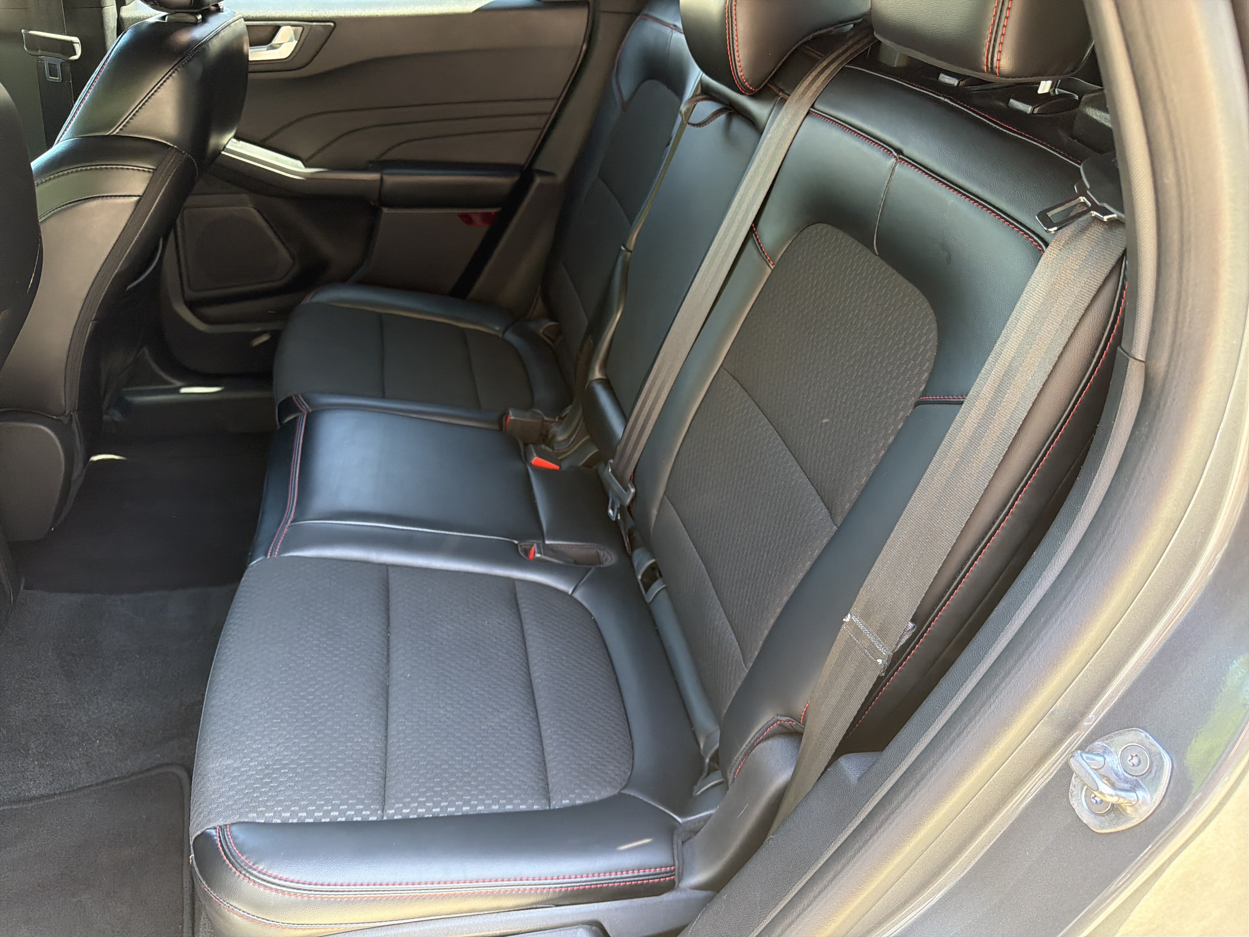Used 2024 Ford Escape ST-Line AWD/4WD image 18