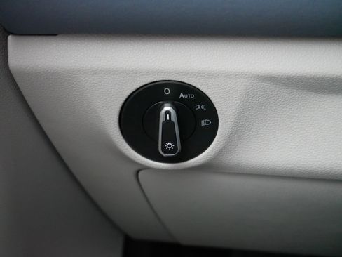 Certified 2025 Volkswagen Jetta SE image 26