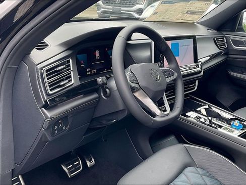 New 2026 Volkswagen Atlas Cross Sport SEL Premium R-Line AWD/4WD image 9