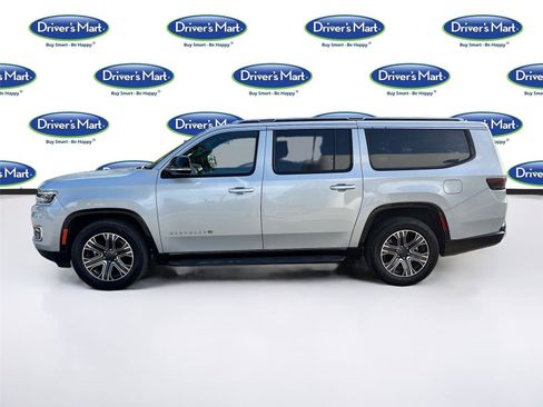 Used 2024 Jeep Wagoneer L Series II RWD image 4