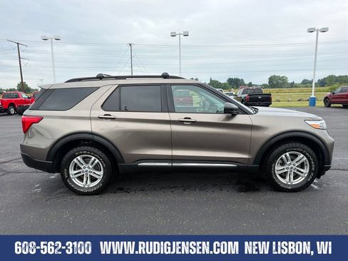 Used 2021 Ford Explorer XLT w/ Equipment Group 202A AWD/4WD image 6