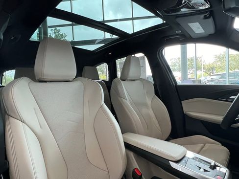 Used 2025 BMW X1 xDrive28i w/ Premium Package image 7