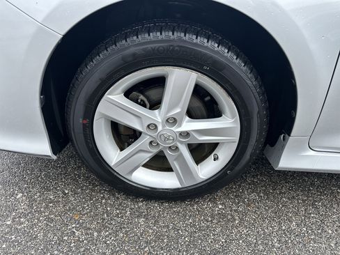 Used 2014 Toyota Camry SE image 7