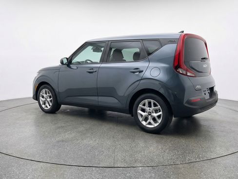 Used 2025 Kia Soul LX w/ LX Technology Package FWD image 6