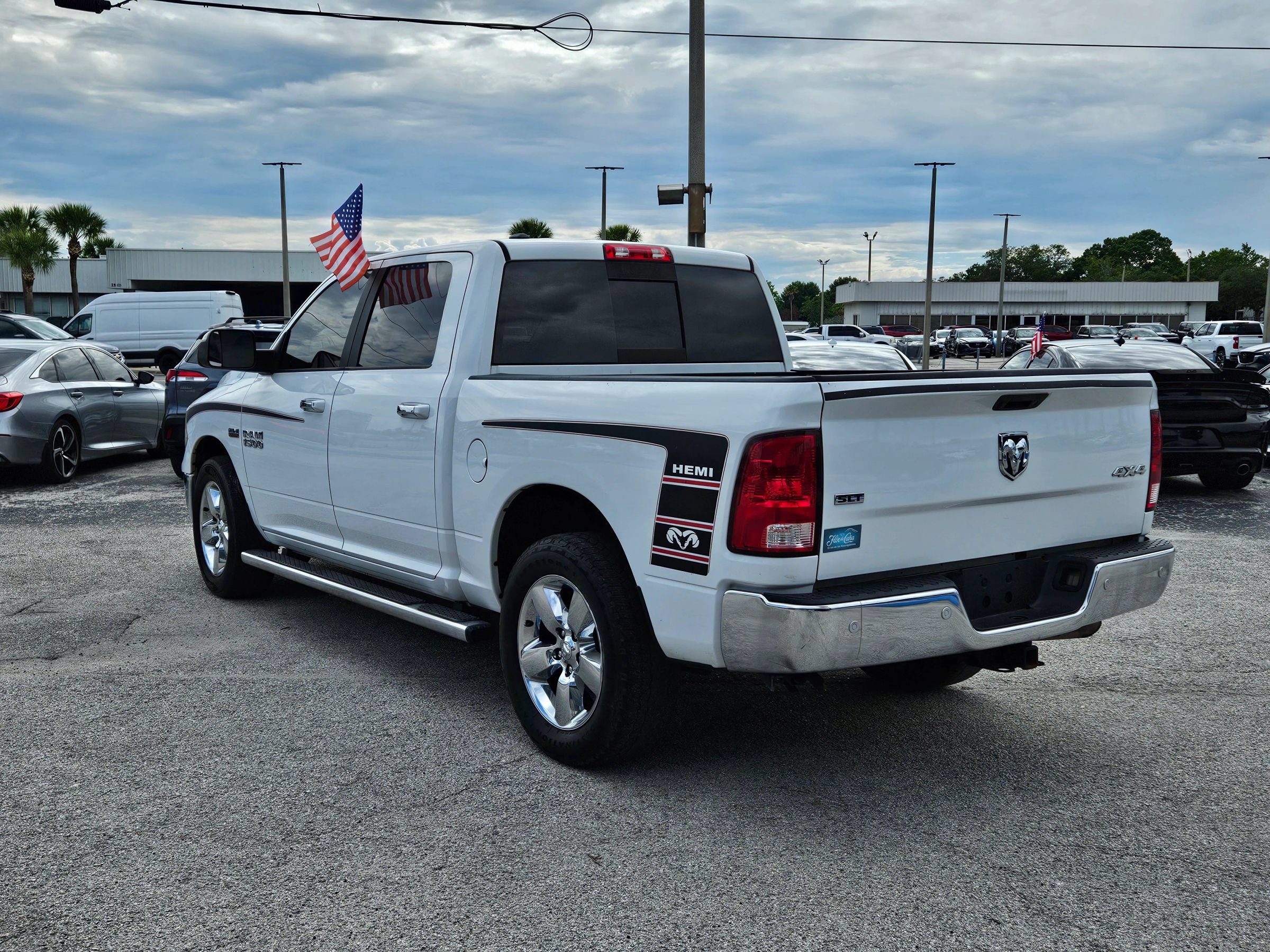 Used 2018 RAM 1500 Classic SLT AWD/4WD image 5