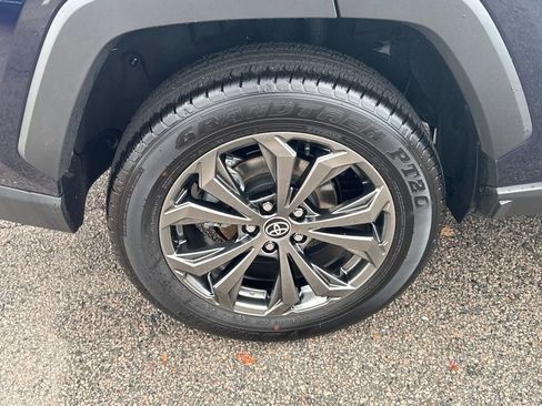 Used 2025 Toyota RAV4 Limited image 43