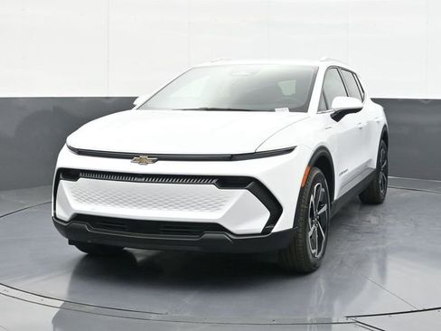 New 2026 Chevrolet Equinox EV LT FWD image 2