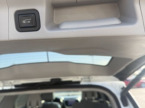 Used 2019 GMC Acadia SLT image 9