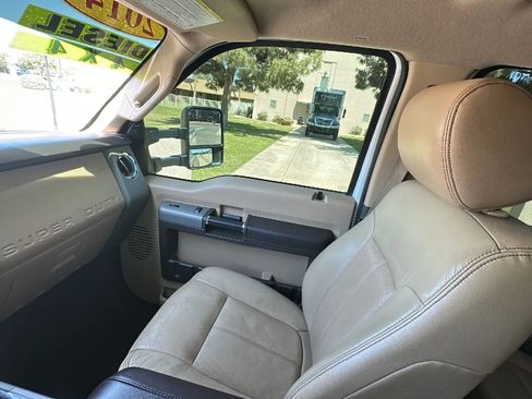 Used 2014 Ford F250 Lariat w/ Lariat Interior Package AWD/4WD image 17