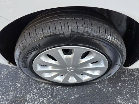 Used 2016 Nissan Versa Note SV image 11