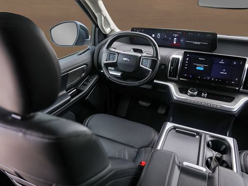 Used 2025 Ford Expedition Max Platinum AWD/4WD image 24