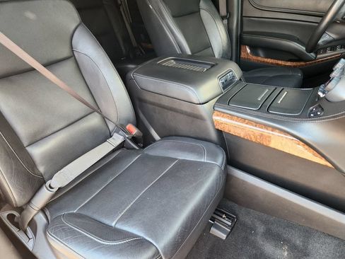 Used 2018 Chevrolet Tahoe Premier AWD/4WD image 16
