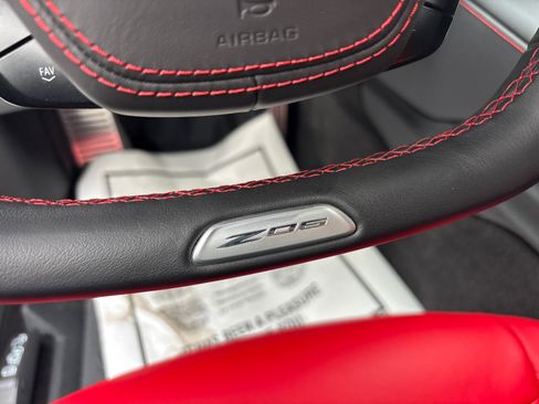 Used 2025 Chevrolet Corvette Z06 RWD image 19
