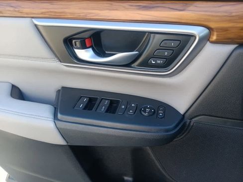 Used 2022 Honda CR-V Touring image 17
