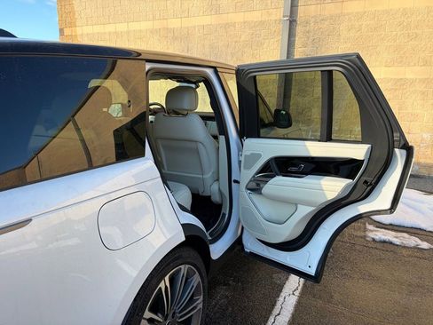 New 2025 Land Rover Range Rover SE image 15