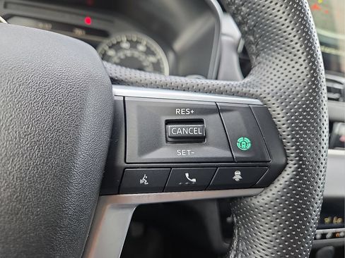 Used 2025 Mitsubishi Outlander SE AWD/4WD image 21
