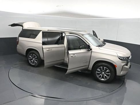 Used 2021 Chevrolet Suburban LT w/ Rear Media and Nav Package AWD/4WD image 63