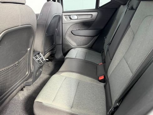 Used 2025 Volvo XC40 B5 Core image 26