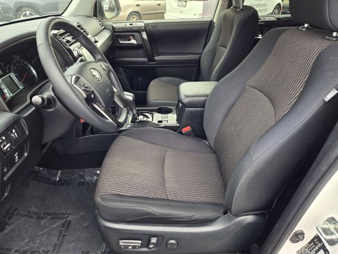 Used 2018 Toyota 4Runner TRD Off-Road AWD/4WD image 14