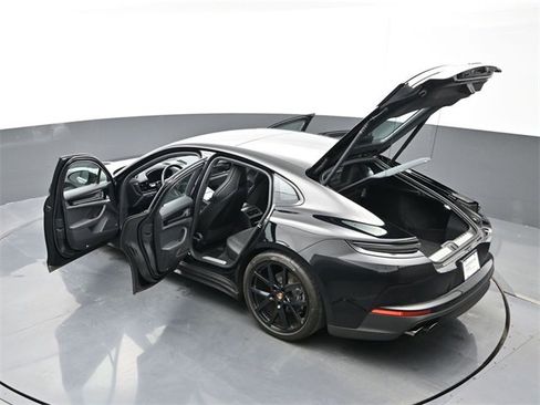 Used 2024 Porsche Panamera 4 image 28