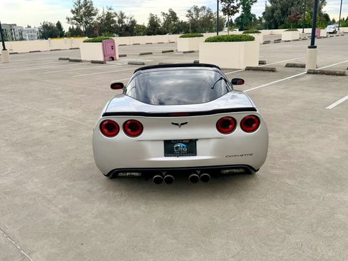 Used 2007 Chevrolet Corvette Coupe w/ Preferred Equipment Group RWD image 7