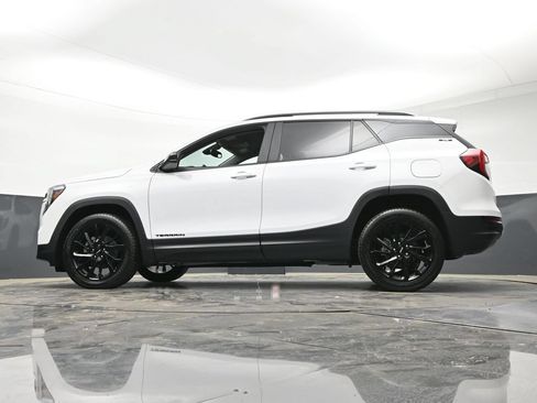 Used 2023 GMC Terrain SLE w/ Elevation Edition AWD/4WD image 25