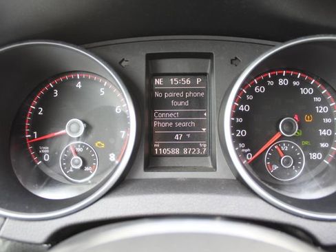 Used 2014 Volkswagen GTI Wolfsburg Edition image 21