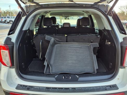Certified 2023 Ford Explorer XLT w/ Equipment Group 202A image 9