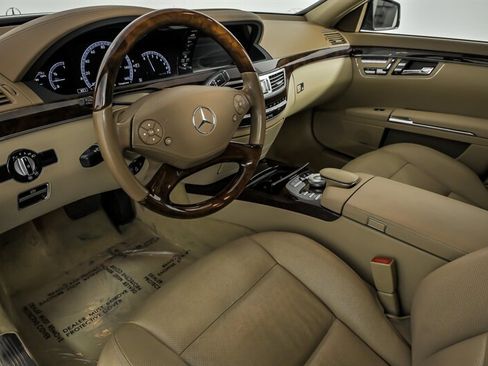 Used 2010 Mercedes-Benz S 550 4MATIC image 16
