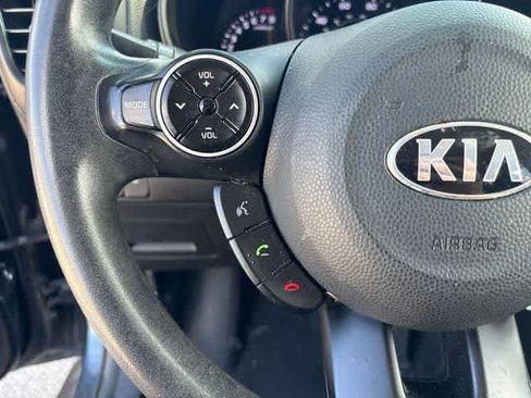 Used 2017 Kia Soul + FWD image 13
