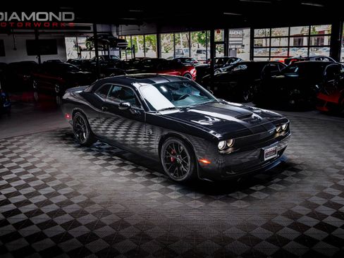 Used 2016 Dodge Challenger SRT Hellcat RWD image 62