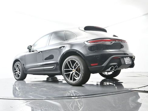 Certified 2024 Porsche Macan AWD/4WD image 45