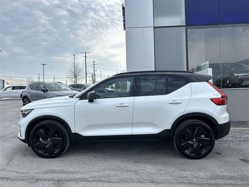 New 2026 Volvo XC40 B5 Ultra w/ Climate Package image 5
