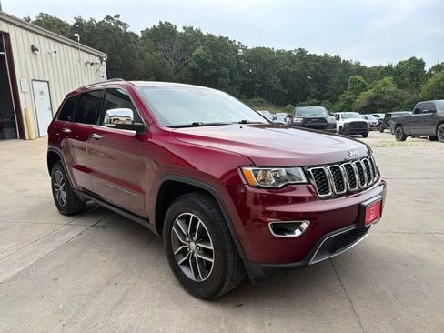 Used 2018 Jeep Grand Cherokee Limited AWD/4WD image 1