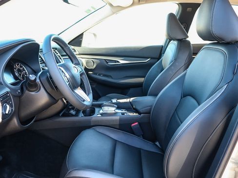 New 2025 INFINITI QX50 Luxe image 19