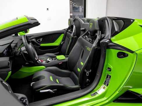 Used 2024 Lamborghini Huracan EVO AWD/4WD image 28