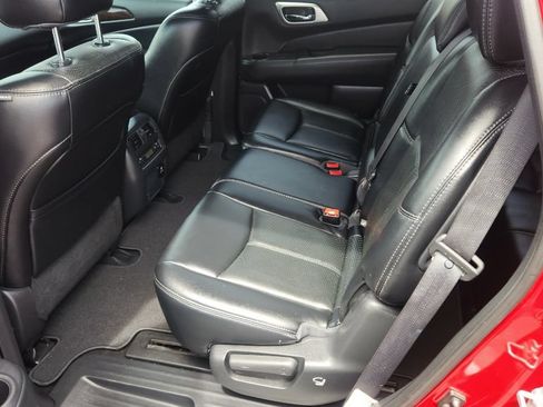 Used 2016 Nissan Pathfinder Platinum FWD image 16