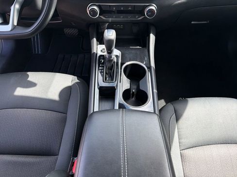 Used 2024 Nissan Altima 2.5 SV image 14