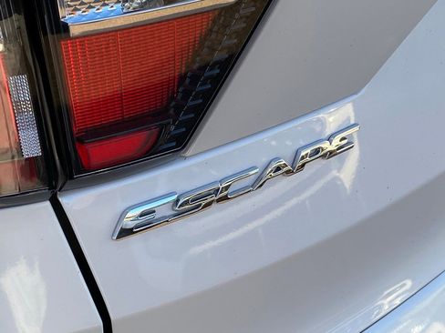 Used 2018 Ford Escape Titanium w/ Ford Safe & Smart Package image 9