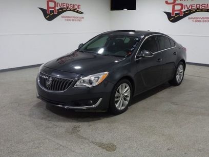 Used 2017 Buick Regal Premium w/ Driver Confidence Package #2