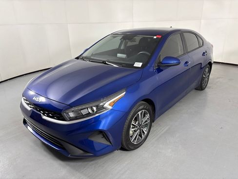 Used 2023 Kia Forte LXS FWD image 4