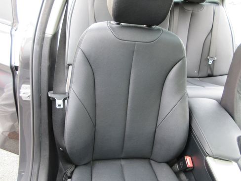 Used 2016 BMW 320i Sedan image 24