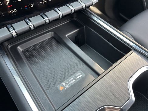 Used 2024 GMC Acadia Elevation image 32