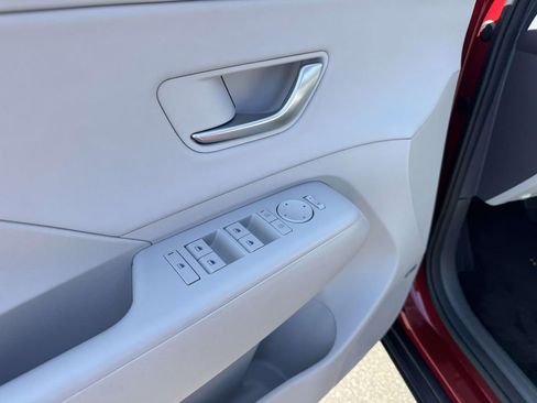 Used 2025 Hyundai Kona Limited image 14