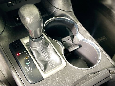 Used 2019 Toyota Highlander LE image 24