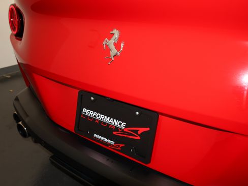 Used 2019 Ferrari Portofino RWD image 48