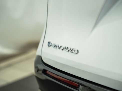 Used 2026 Toyota Sienna Limited AWD/4WD image 7