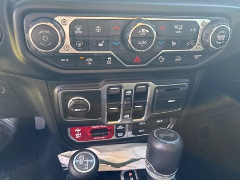 Used 2023 Jeep Wrangler Unlimited Rubicon 392 w/ Dual Top Group AWD/4WD image 13